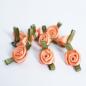 Preview: Satinröschen klein apricot mit grün 1Stk.