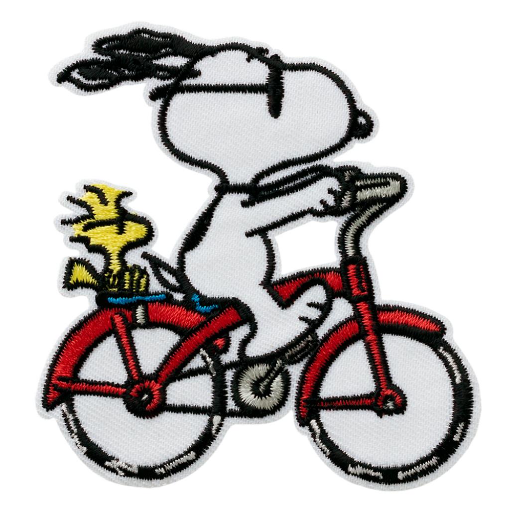 Bügelbild Applikation Peanuts Snoopy auf Fahrrad