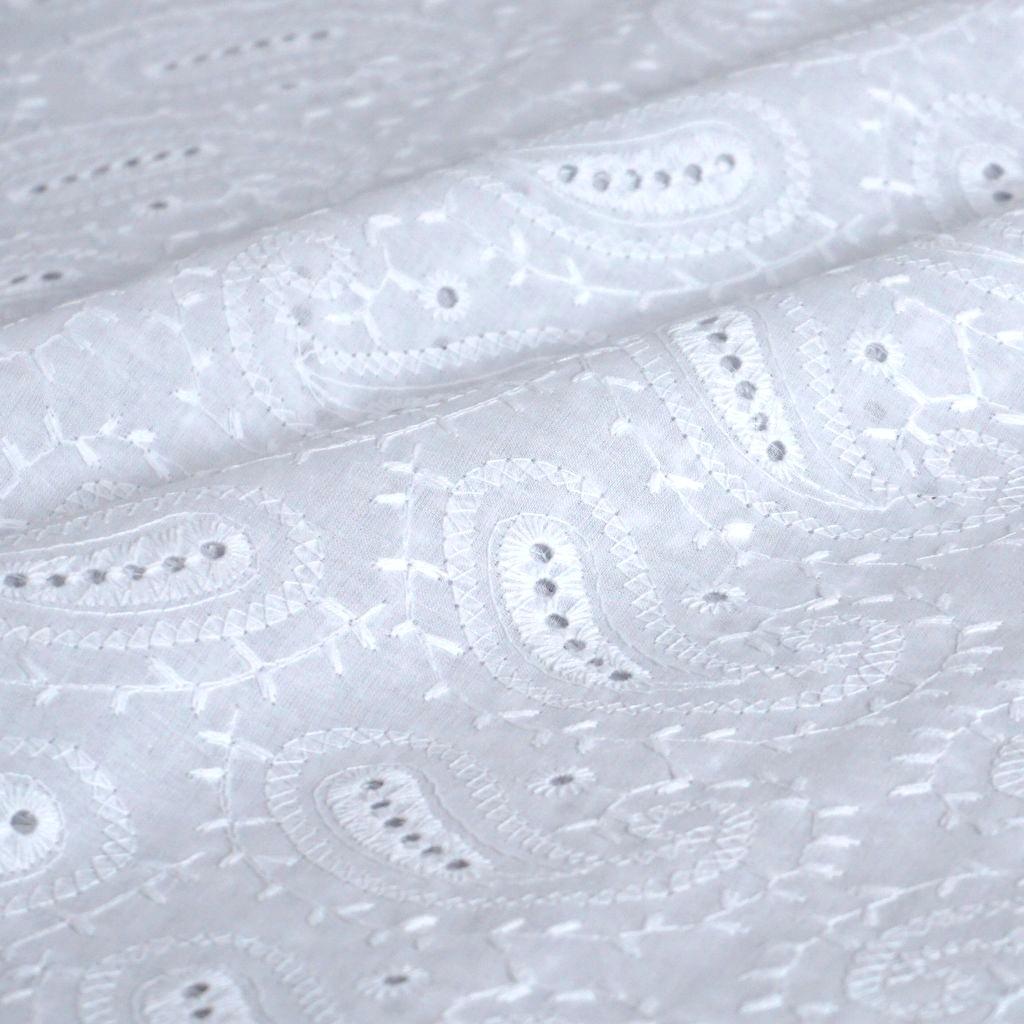 Lochstickerei leichte Baumwolle Paisley weiß