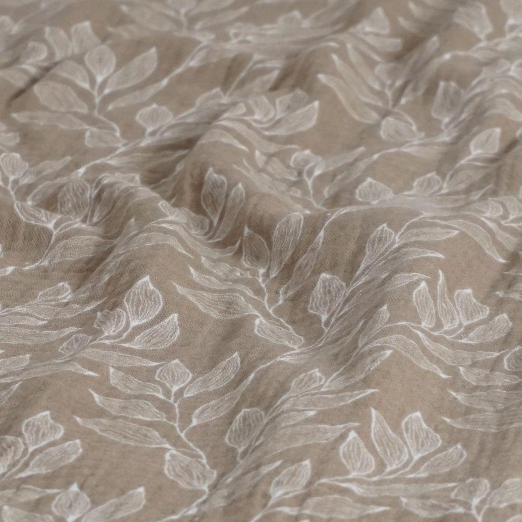 Musselin Double Gauze Zweige mit Blättern beige weiß