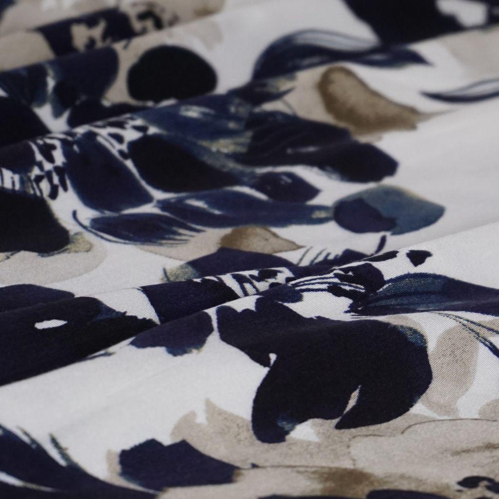 Viskose Druck Satin Blüten creme blau beige