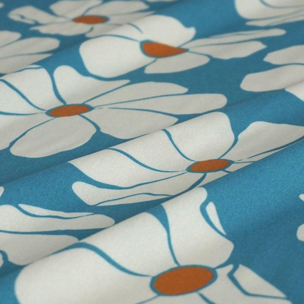 Viskose Twill Margeriten hellblau weiß - Light and Lush