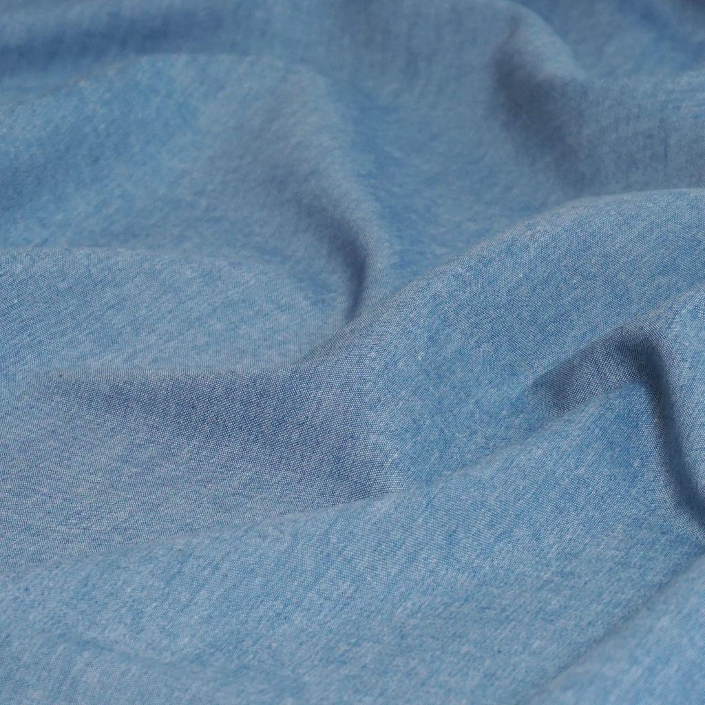 Sommer-Jeans leicht hellblau