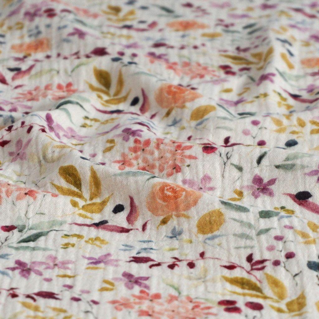 Musselin Double Gauze Blüten Blätter pastell auf ecru