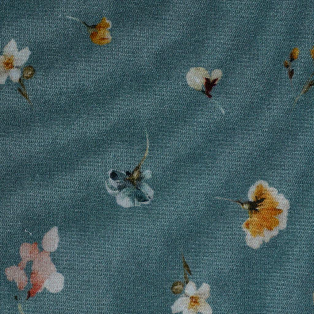 French Terry Blüten Herbarium auf rauchblau – FVJ